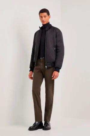 DENIM CINQ POCHES REGULAR FIT EN COTON COMFORT MARRON FONCÉ